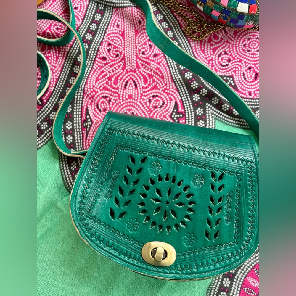 Moroccan Leather Handbag - Picture 2 of 7